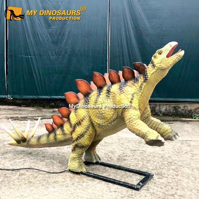 Baby-stegosaurus