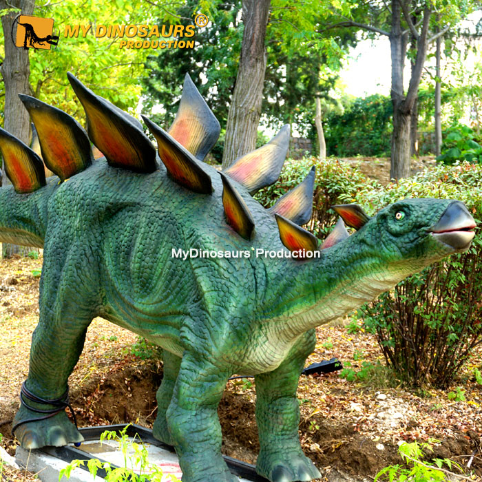 animatronic-stegosaurus