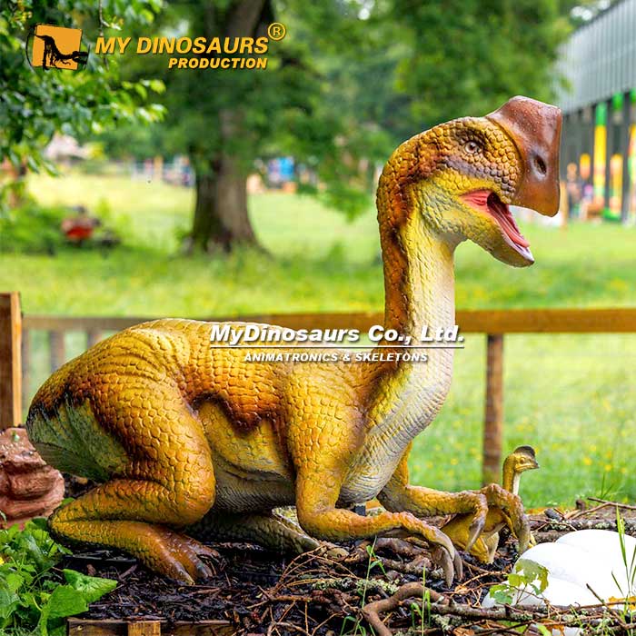 Oviraptor-and-baby-in-Eggs-2